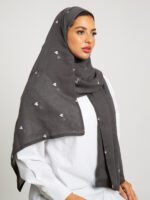 ⁦طرحه بوال طبقتين القلوب رمادي⁩ - الصورة ⁦2⁩