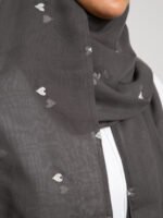 ⁦طرحه بوال طبقتين القلوب رمادي⁩ - الصورة ⁦3⁩