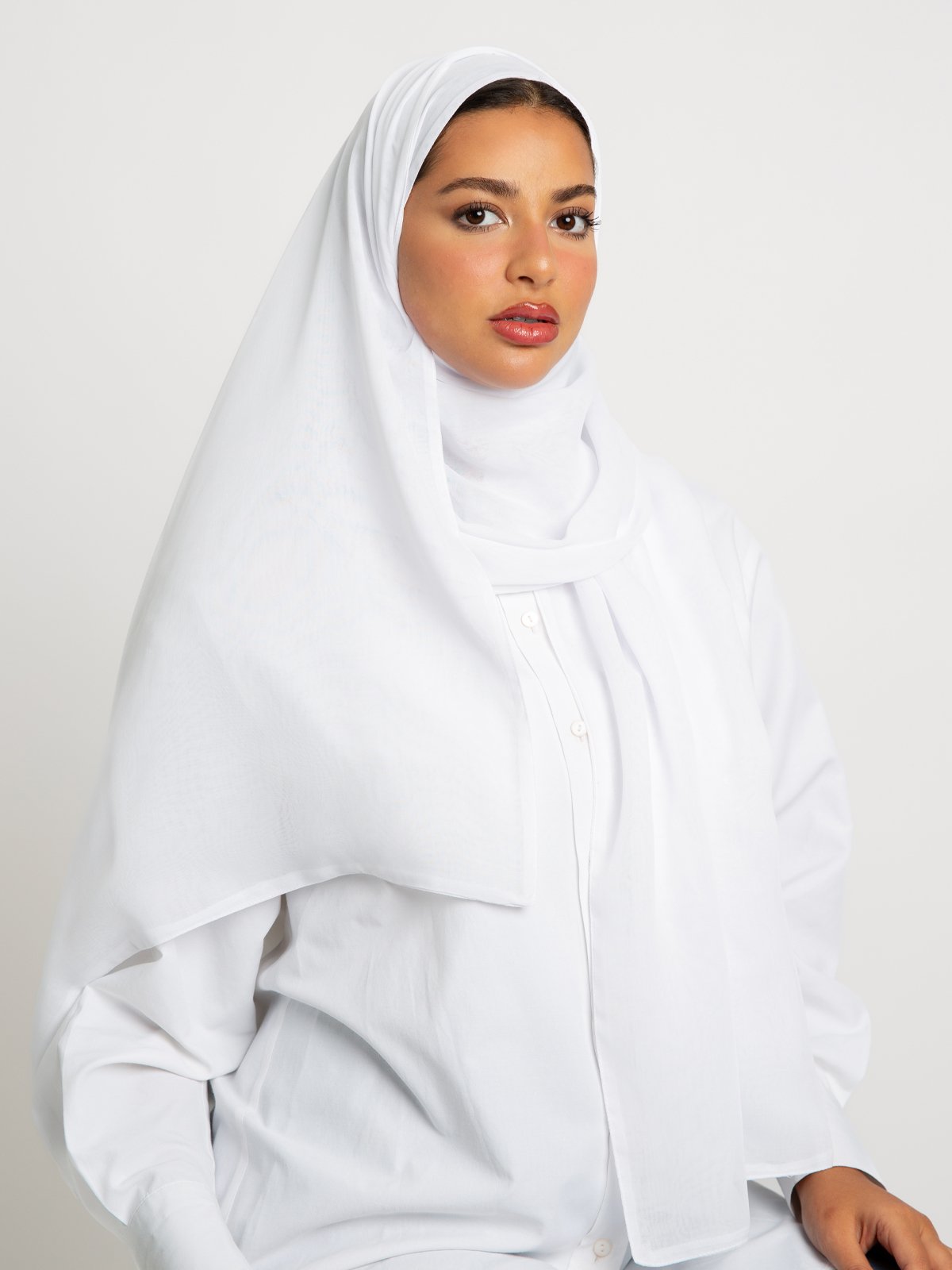 12060fw259saplw-white-voile-tarha-plain-two-layers-voile-tarha-1-base.jpg طرحه بوال أبيض - الصورة 1