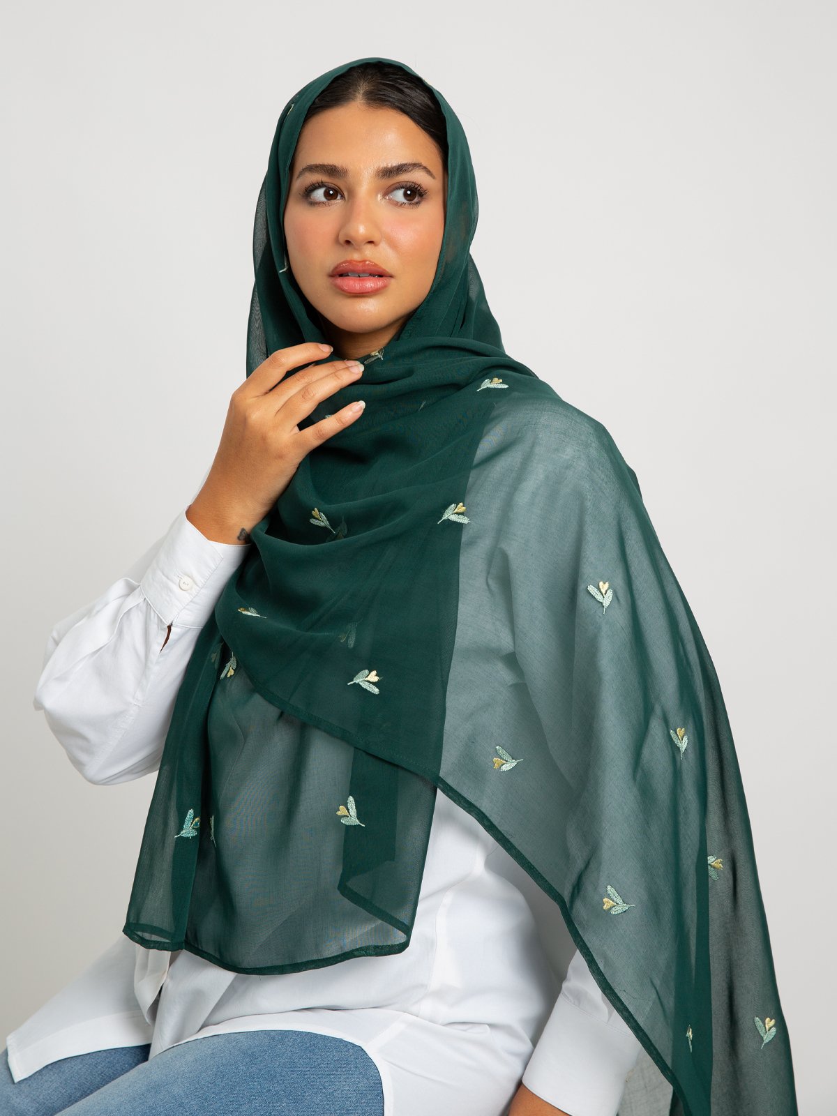 12061fw259saplg-dark-green-heart-flower-single-voile-tarha-one-layer-embroidered-voile-tarha-3-base.jpg طرحه بوال طبقة ورود القلب أخضر غامق - الصورة 1