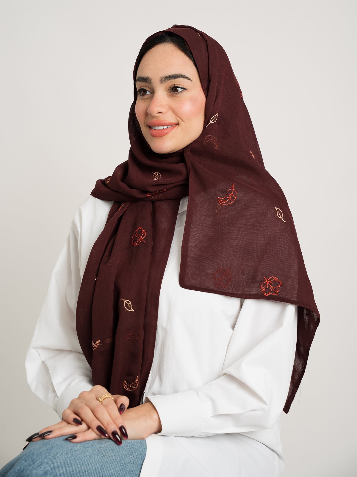1206fw2512saplr-maroon-falling-leafs-double-voile-tarha-two-layers-embroidered-voile-tarha-1-base.jpg طرحه بوال طبقتين أوراق الخريف عودي - الصورة 1
