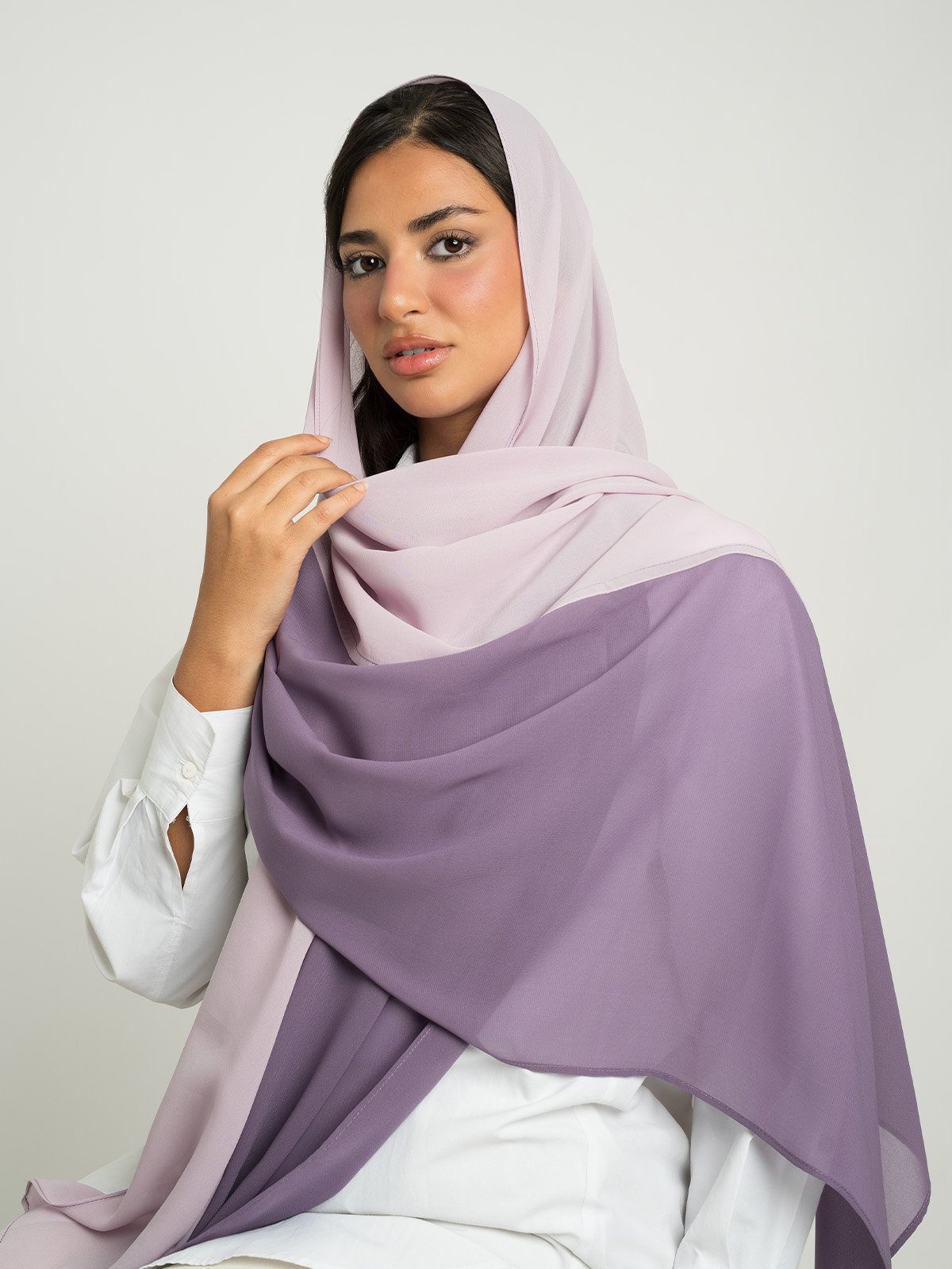 12076fw2512saplpu-purple-shades-half-half-laser-tarha-2-color-plain-laser-tarha-1-base.jpg طرحة ليزر نصفين درجات البنفسجي - الصورة 1