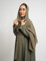 ⁦عباية نص كلوش بتلات ركامة زيتي⁩ - الصورة ⁦2⁩