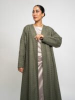 ⁦عباية نص كلوش بتلات ركامة زيتي⁩ - الصورة ⁦7⁩