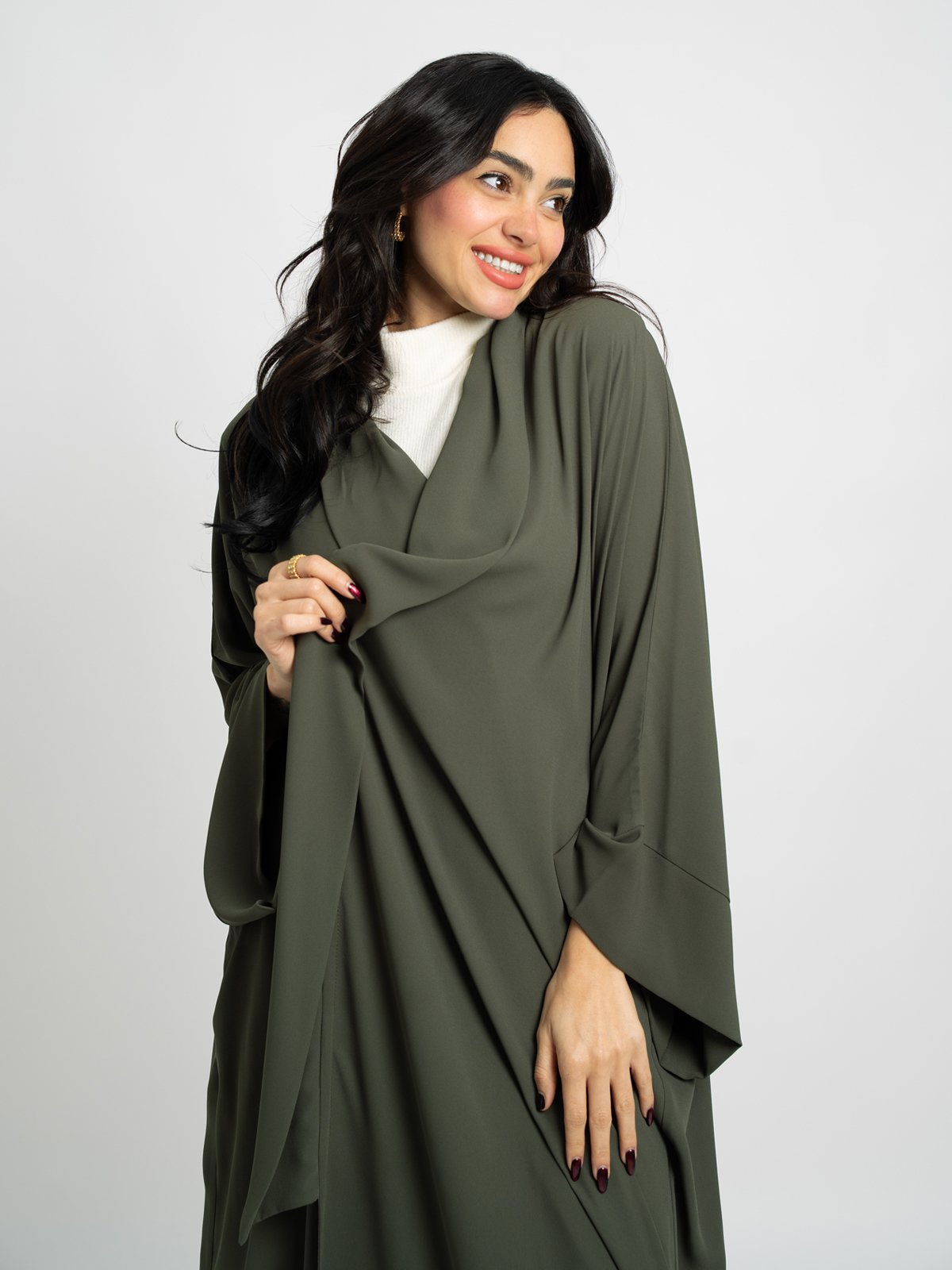 23104ss2505saplol-olive-plus-flowstyle-abaya-plain-flowstyle-wide-fit-long-open-abaya-in-light-fabric-4-base.jpg عباية فلوستايل زيتي - الصورة 1