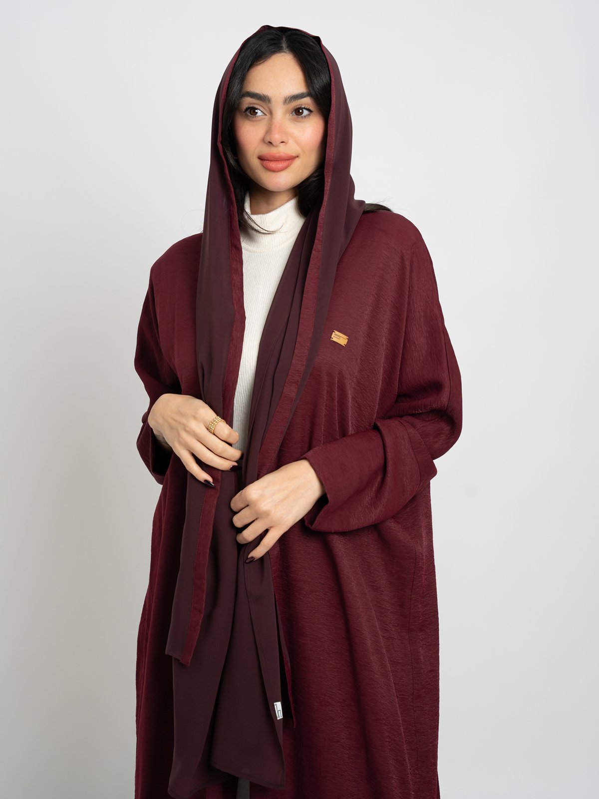 25902fw2512saplmr-maroon-half-bisht-abaya-half-bisht-long-open-abaya-in-crepe-fabric-6-base.jpg عباية نص بشت عودي - الصورة 1