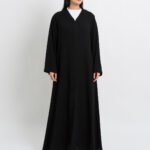 عباية نص كلوش مقفلة أسود