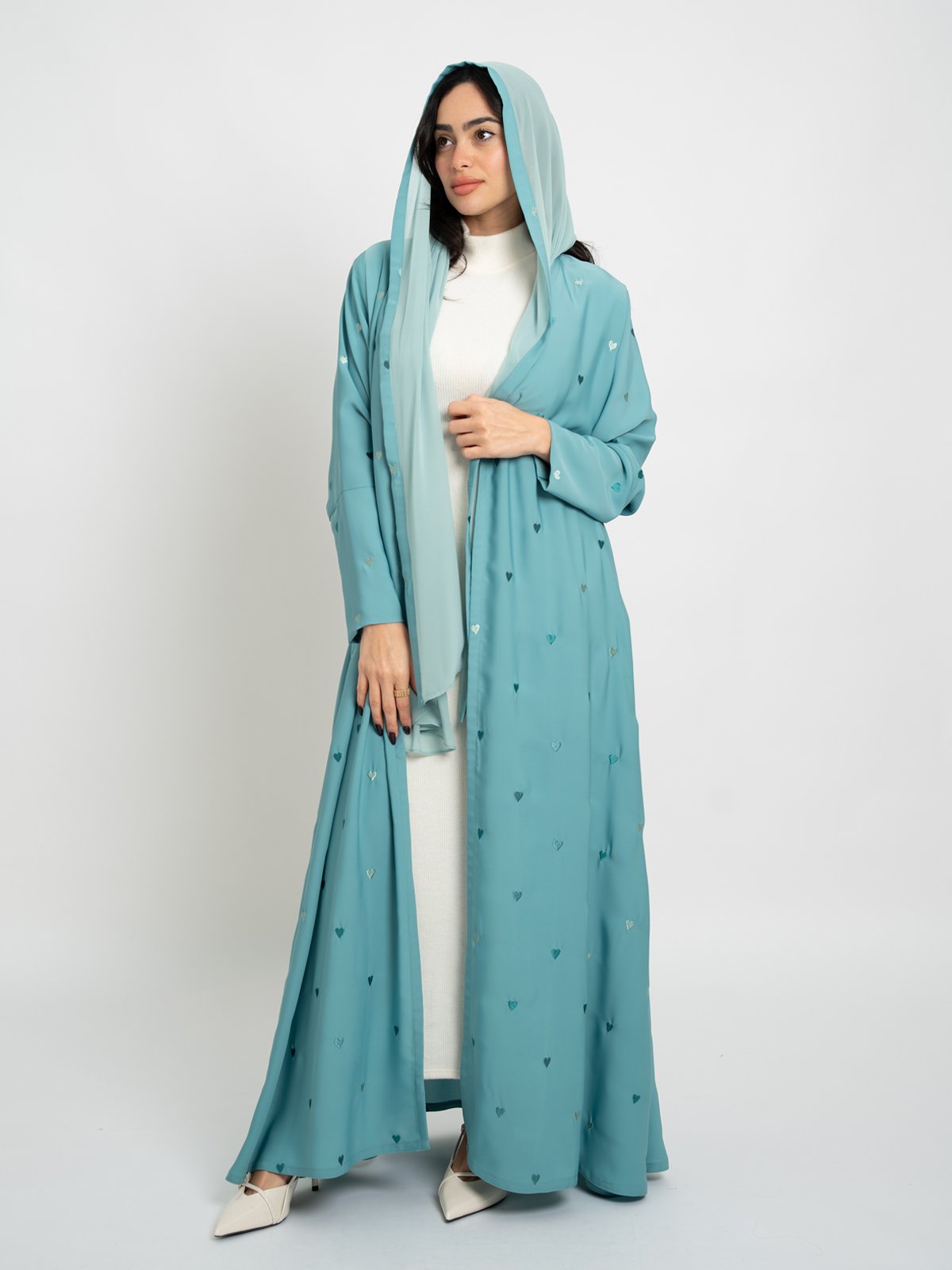 280040fw2512saplg-tiffany-hearts-a-cut-abaya-half-cloche-a-cut-long-open-abaya-in-embroidered-crepe-fabric-6-base.jpg عباية القلوب نص كلوش تيفاني - الصورة 1