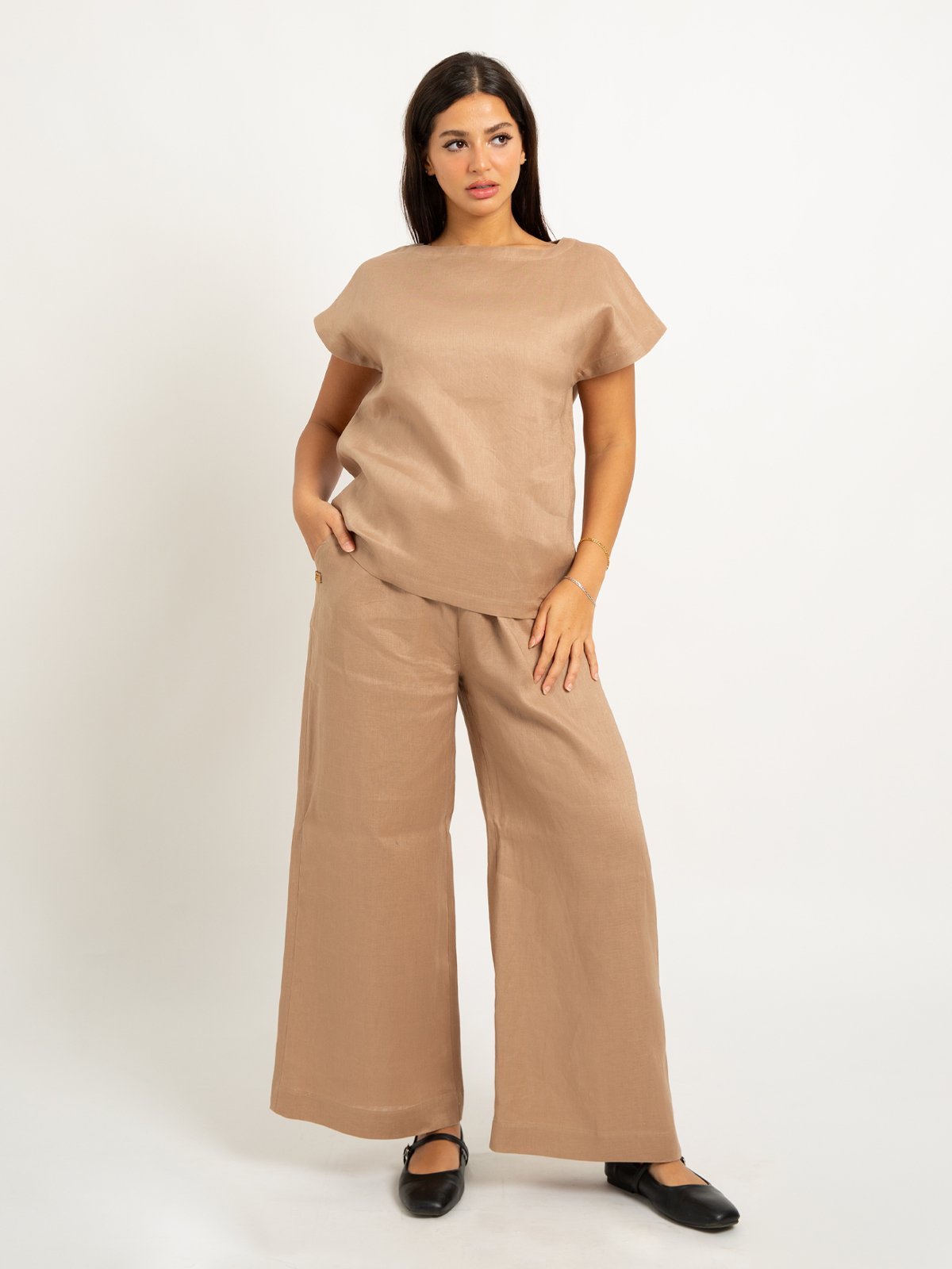 32401ss0625chlimo-mocha-linen-light-set-2-piece-linen-set-of-gegular-fit-top-and-pants-2-base_1-1.jpg طقم كتان خفيف موكا - الصورة 1