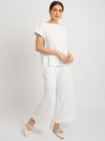 طقم خفيف أبيض